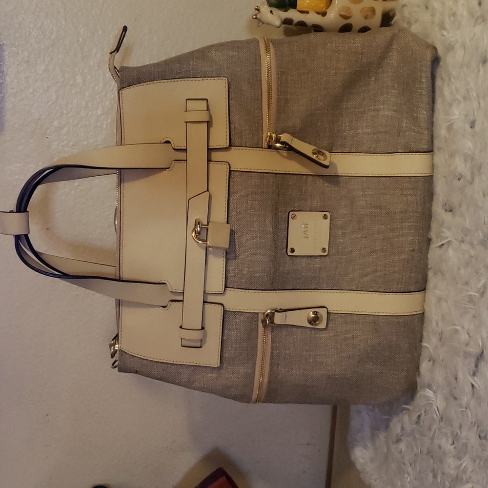 SOLD☆Henri bendel jetsetter large backpack convertible. - Picture 5 of 17